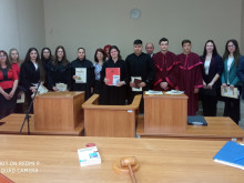 Ученици влязоха в съда и в прокуратурата в Асеновград
