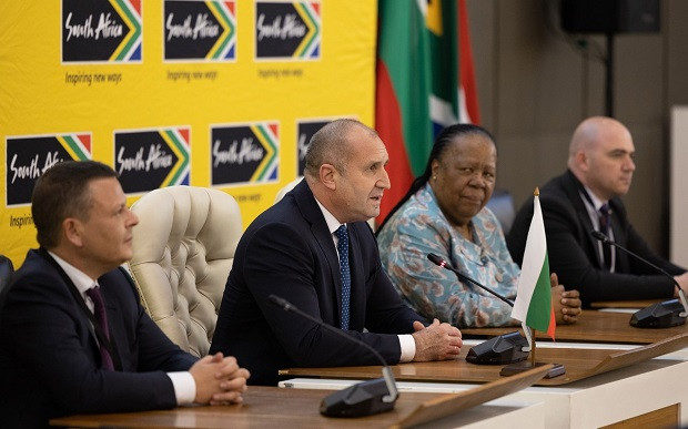 Радев: България има амбицията да активизира сътрудничеството си с ЮАР