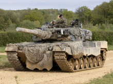 Германия купува 18 танка Leopard 2 за попълване на запасите си