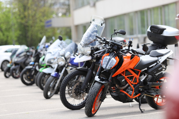 "Първа помощ" за мотористи във ВМА: Разумната скорост спасява животи