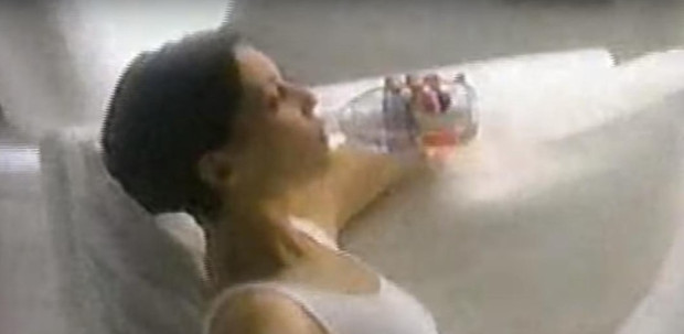 Crystal Pepsi газирана безалкохолна напитка произвеждана от PepsiCo от 1992