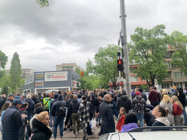 Протест на кръстовището на булевард Сливница и улица Русе за