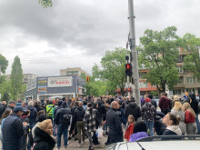 Шести ден протест на бул. "Сливница" след катастрофата, отнела живота на Ани и Явор