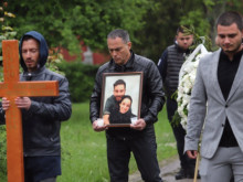 Мъката е неописуема! Близки и приятели изпратиха Ани и Явор в последния им път