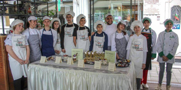TD Шестото издание на Международното кулинарно състезание за деца Като шеф