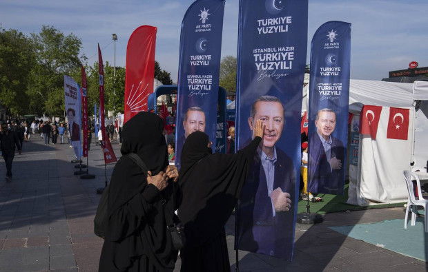 Трима души умряха на избирателните секции в Турция