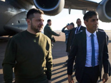 Зеленски пристигна в Лондон за "преговори по същество" със Сунак