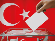 ВИС на Турция: Ердоган води с 49,35%, Кълъчдароглу събира 45%