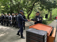 Бургаски полицаи получиха нови пистолети