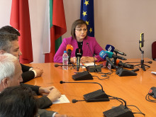 Нинова: Борисов действа несериозно, така не може да се управлява държава