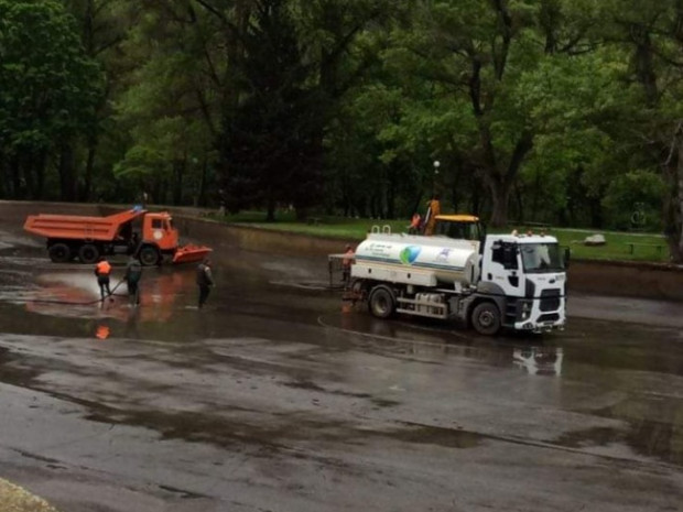 </TD
>Притеснени граждани алармираха, че е езерото в благоевградския парк Бачиново
