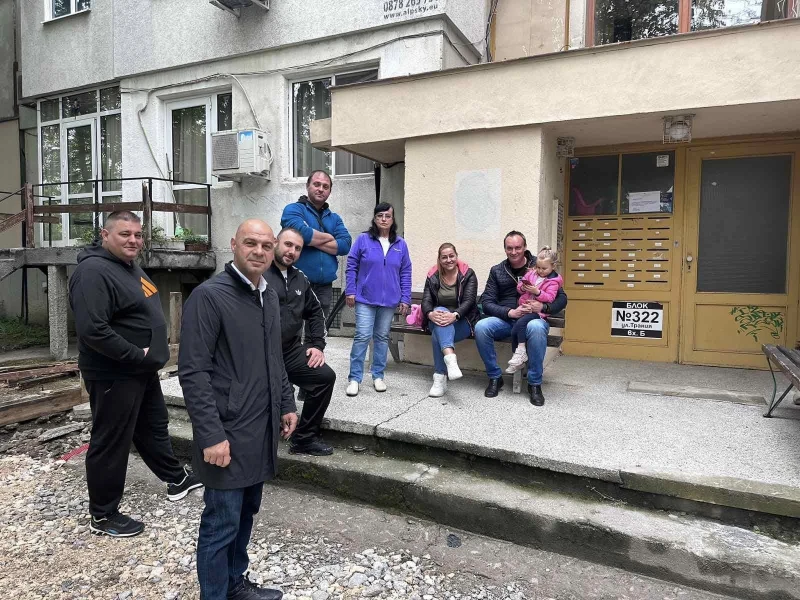 Костадин Димитров: Строителната програма в "Тракия" е в ход, изграждаме тротоари и алеи