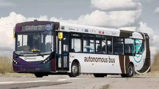 Автопарк от пълноразмерни автономни автобуси вече обслужва пътници по маршрут с дължина