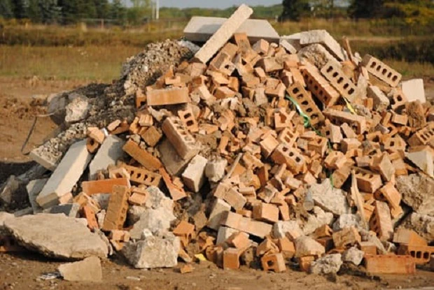 Община Генерал Тошево осигури камион за извозване на строителни отпадъци
