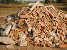 Община Генерал Тошево осигури камион за извозване на строителни отпадъци