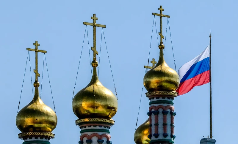 Лишават от сан руски свещеник заради молитва за мир