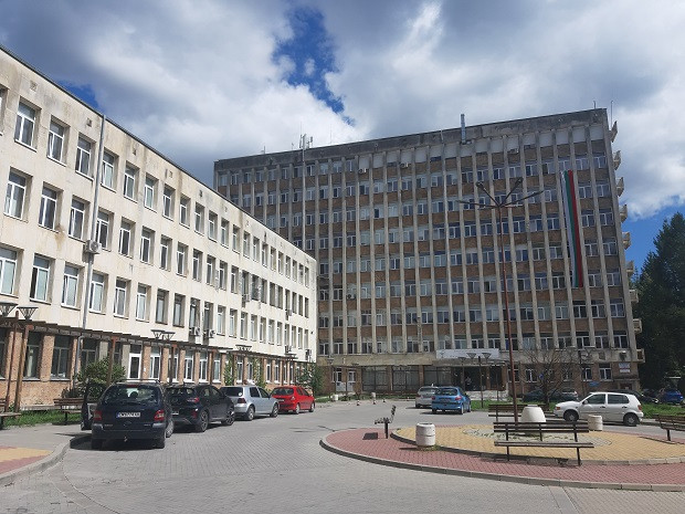 Смолянската болница обяви конкурс за началници на 16 отделения