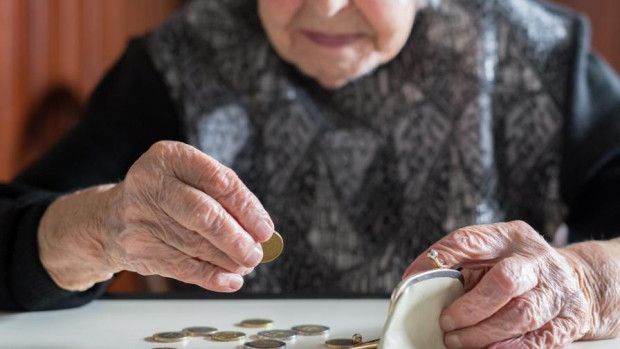 Вдигат пенсиите на 4 стъпки Увеличението е заложено в Конвергентната