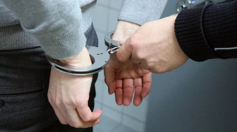 "Вътрешна сигурност" задържа полицай в Казанлък