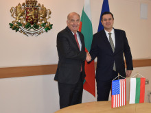 Стоянов и посланикът на САЩ обсъдиха мерки за икономическо сътрудничество