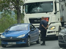 Абсурдна ситуация на ужасно тясното Околовръстно на Пловдив