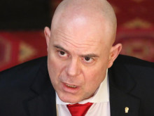 Правната комисия прие механизма за разследване на главния прокурор, очаква се утре да влезе в пленарна зала