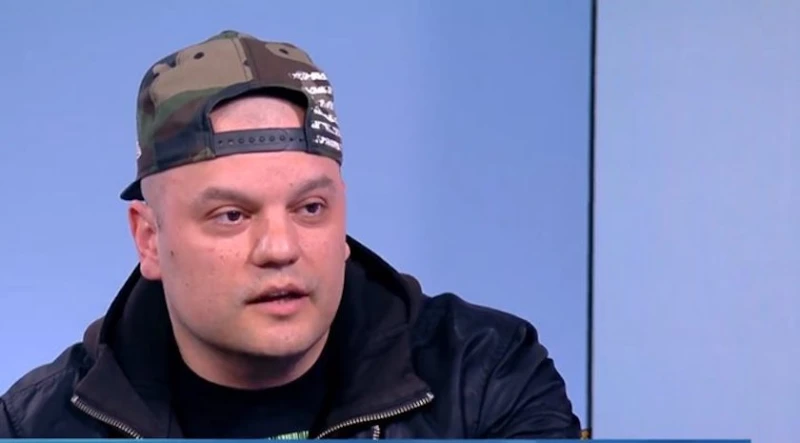 Рапърът Кристо търси средства за лечението на майка му