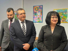 По вариант от комбинация № 1 ще пишат зрелостниците на матурата по БЕЛ