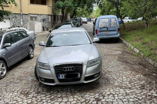 TD Безумно паркиране ядоса пловдивчанин във фейсбук видя Plovdiv24 bg  В групата Забелязано в