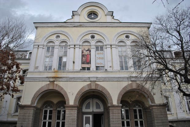 Кметът на район "Централен" - оптимист за ремонта на Хуманитарната гимназия