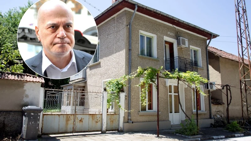 Слави Трифонов съвсем забрави за родната си къща