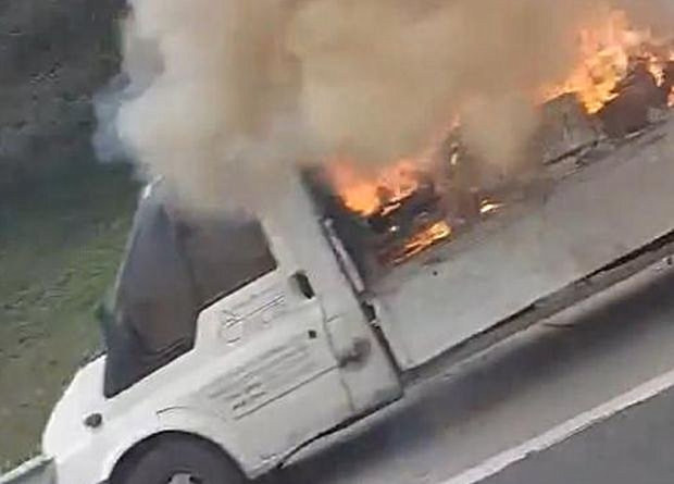 Камион се е запалил на 29 километър на АМ Тракия