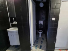 Баща намери 16-годишната си дъщеря припаднала в тоалетната на дискотека в Пловдив