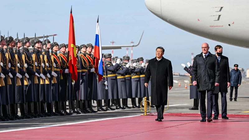 Г-7: Китай трябва да окаже натиск върху Русия