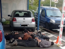 Девет нелегални мигранти са задържани в Бургас