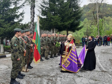 Смолянчани почетоха светите равноапостоли Константин и Елена в параклиса на 101 Алпийски полк