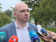 Министърът на туризма: Проблемът с кадрите няма как да бъде решен за една-две седмици
