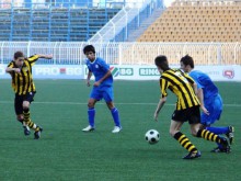 Ботев 2002 би "Черноморец-Бургас" и завърши четвърти при юношите