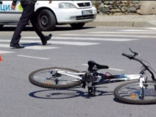 Велосипедист от Поморие е с леки наранявания, след като се блъснал в лека кола