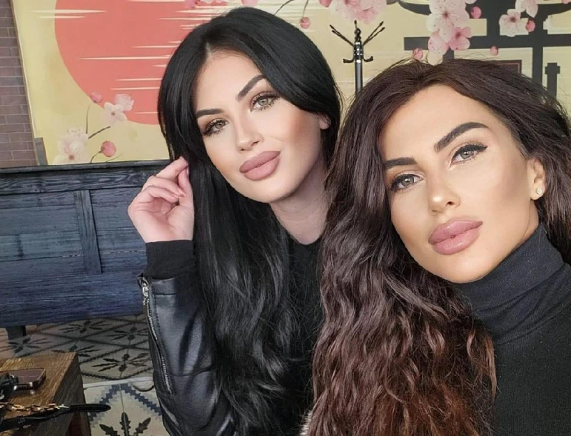 Две пловдивски миски си спретнаха купон