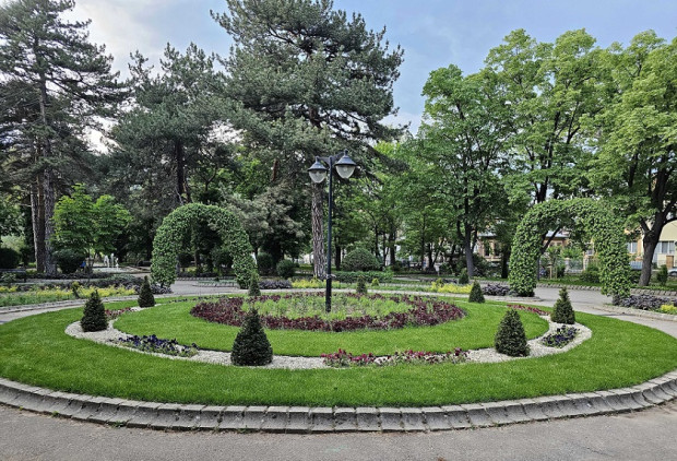 Градската градина в Дупница с нов облик