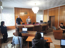 Грамоти от състезание по машинопис получиха шестима ученици от Велико Търново