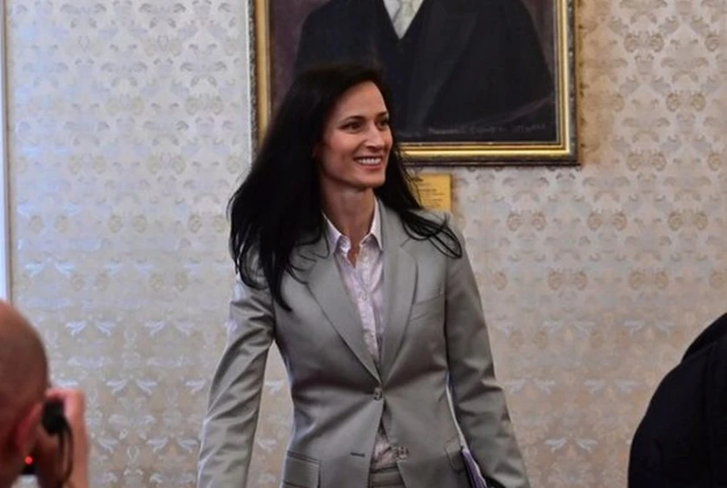 ���� �������� ����� ������� � ���� �� ���-������� ��������� � �����������