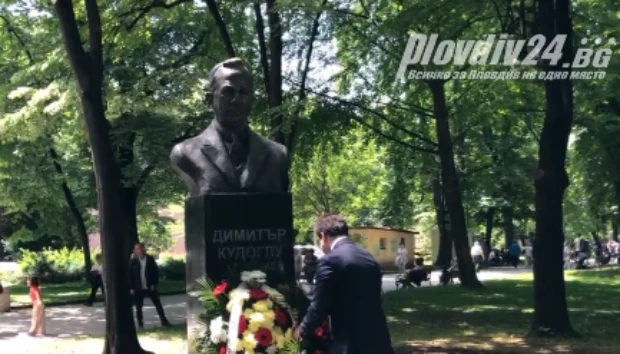 Откриха възстановения бюст-паметник на Димитър Кудоглу