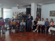 Община Девин почете пенсионираните учители и дейци на културата