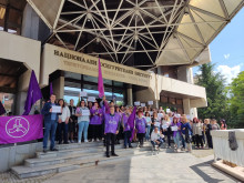 Служителите на НОИ-Стара Загора излязоха на протест за по-високи заплати