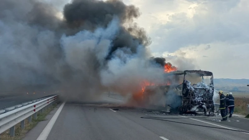 Български автобус се запали в Гърция