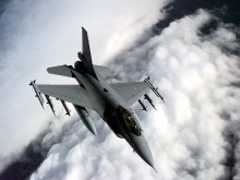 САЩ: Обучението на украински пилоти на изтребители F-16 може да започне скоро