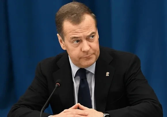 Медведев за постигането на мир с Украйна: Западните райони се присъединяват към ЕС, а останалите към Русия
