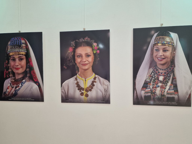 Фотоизложбата "Визия, разказ, докосване" гостува в Казанлък